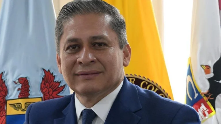 General José Henry Pinto renunció la dirección de la Aeronáutica Civil