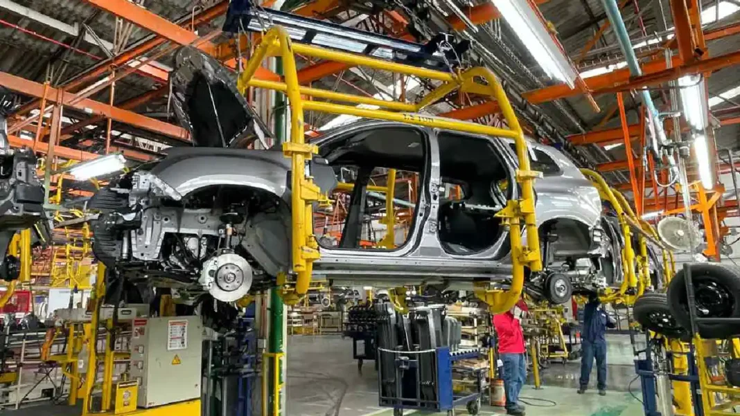 Gobierno afina decreto para acelerar la producción y exportación de autos en el país