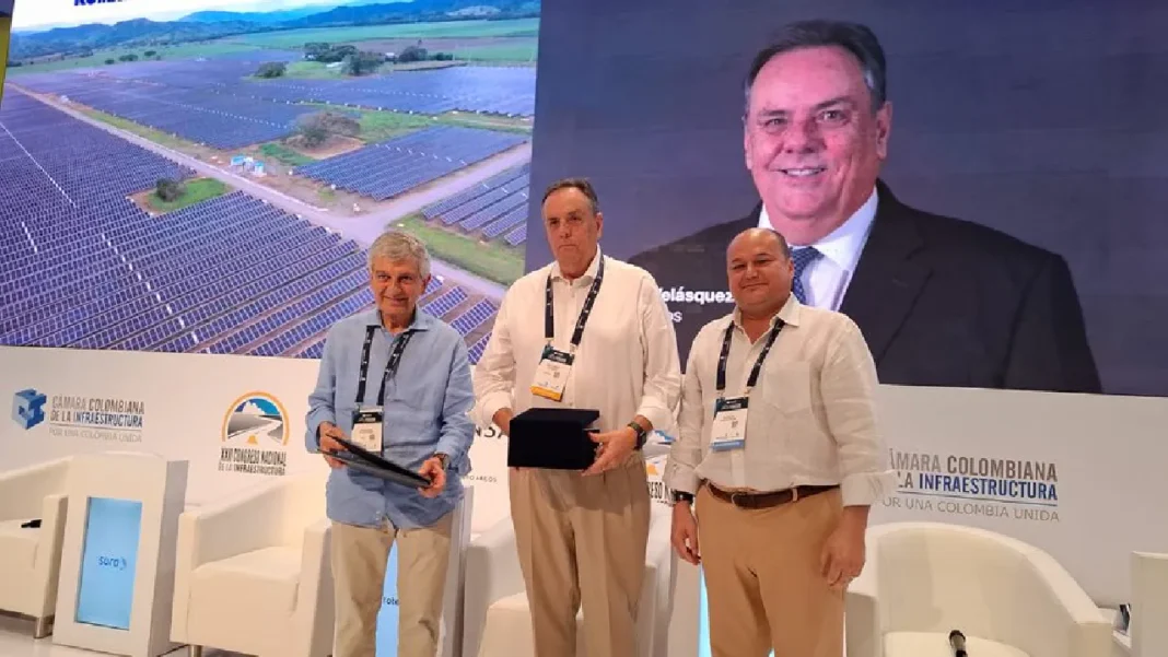 Jorge Mario Velásquez recibe el Premio Nacional a la Excelencia en Infraestructura como Empresario Distinguido