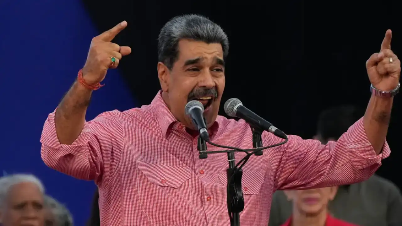 Video: Nicolás Maduro cantando Imagine de John Lennon Video: Nicolás Maduro cantando Imagine de John Lennon