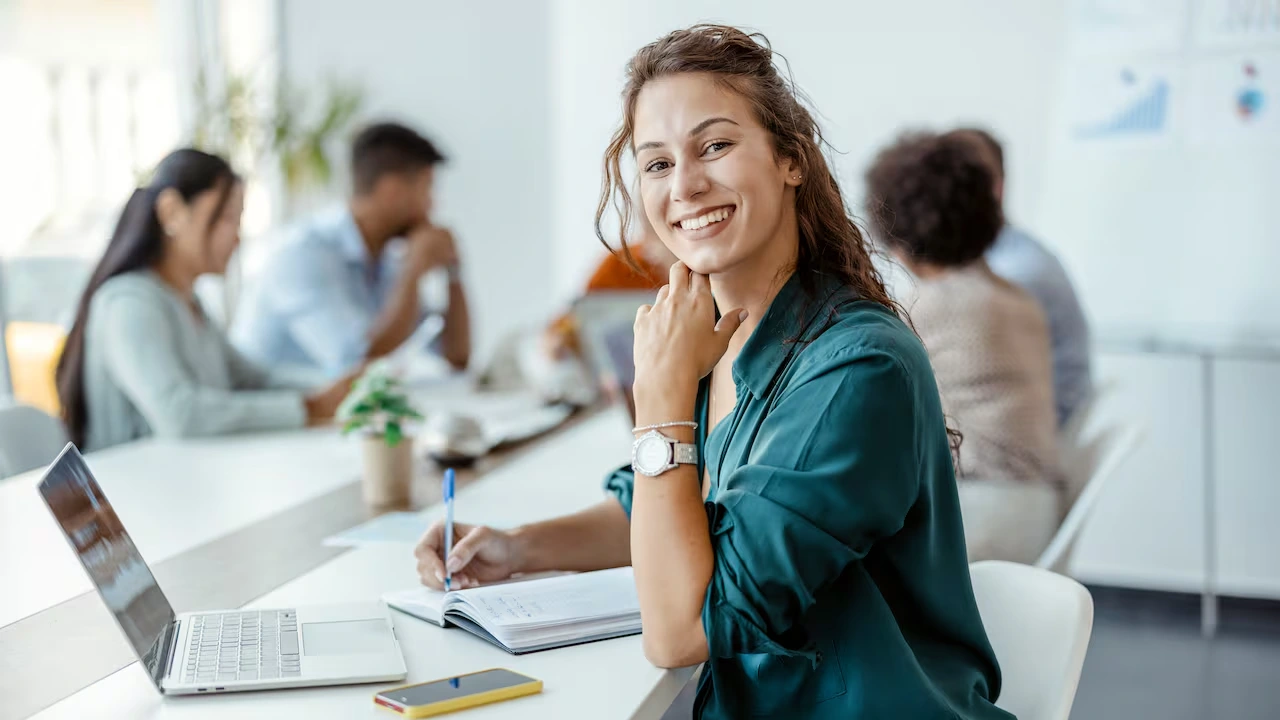 Trabajo remoto y vida en Medellín 2025: guía para nómadas digitales y expatriados 2 Trabajo remoto y vida en Medellín 2025: guía para nómadas digitales y expatriados