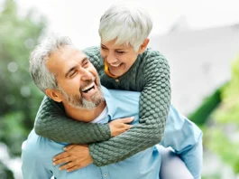 El aumento para los pensionados en 2026 comienza a tomar forma y trae noticias clave para millones de jubilados que esperan cómo cambiarán sus ingresos el próximo año.