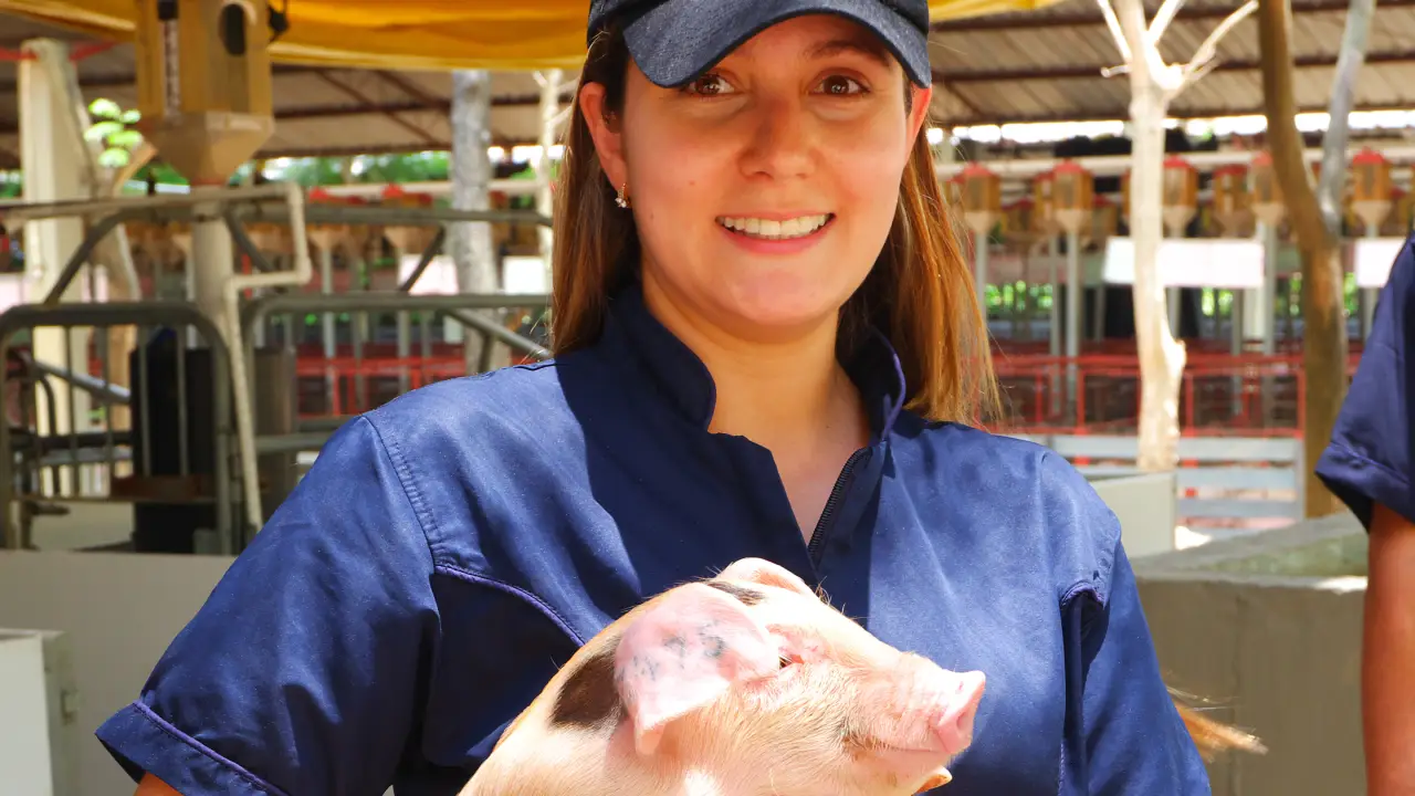 Porkcolombia impulsa la porcicultura sostenible con el 5º Foro de Sostenibilidad y Mercados de Carbono 2025 2 El liderazgo de Porkcolombia – FNP en materia de sostenibilidad va más allá de los eventos.
