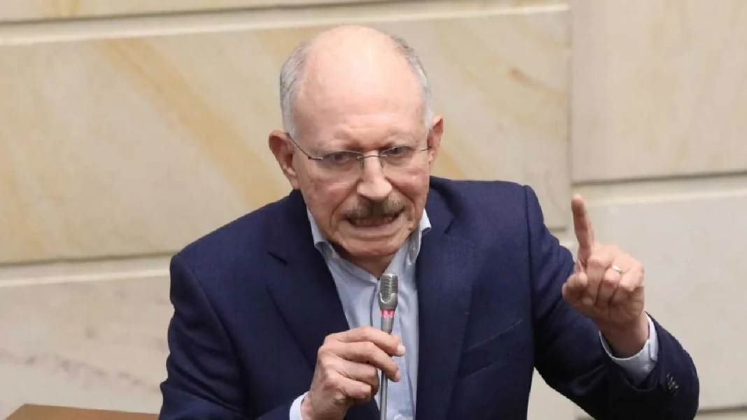 Quién es y qué hace el senador Temístocles Ortega que sufrió un atentado hoy