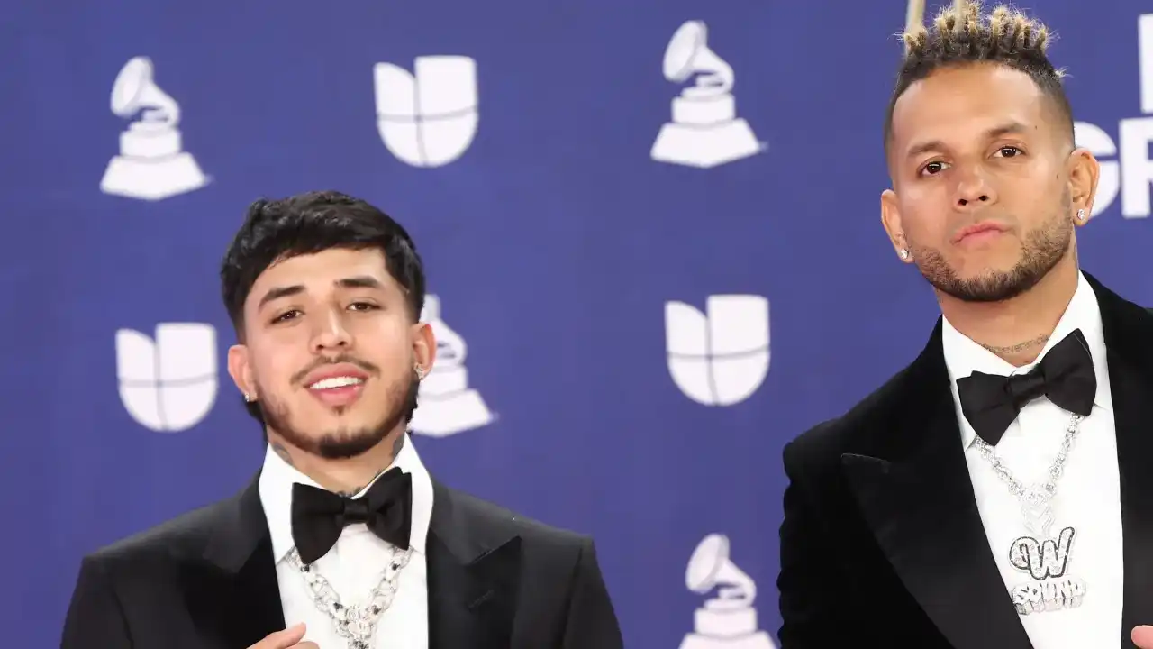 Video del momento exacto donde Westcol es sacado de los Grammy 2025: qué pasó