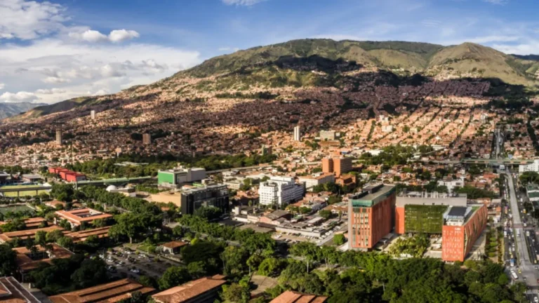 ¿Cómo Medellín creció casi en un 300 % en inversión y cooperación internacional?