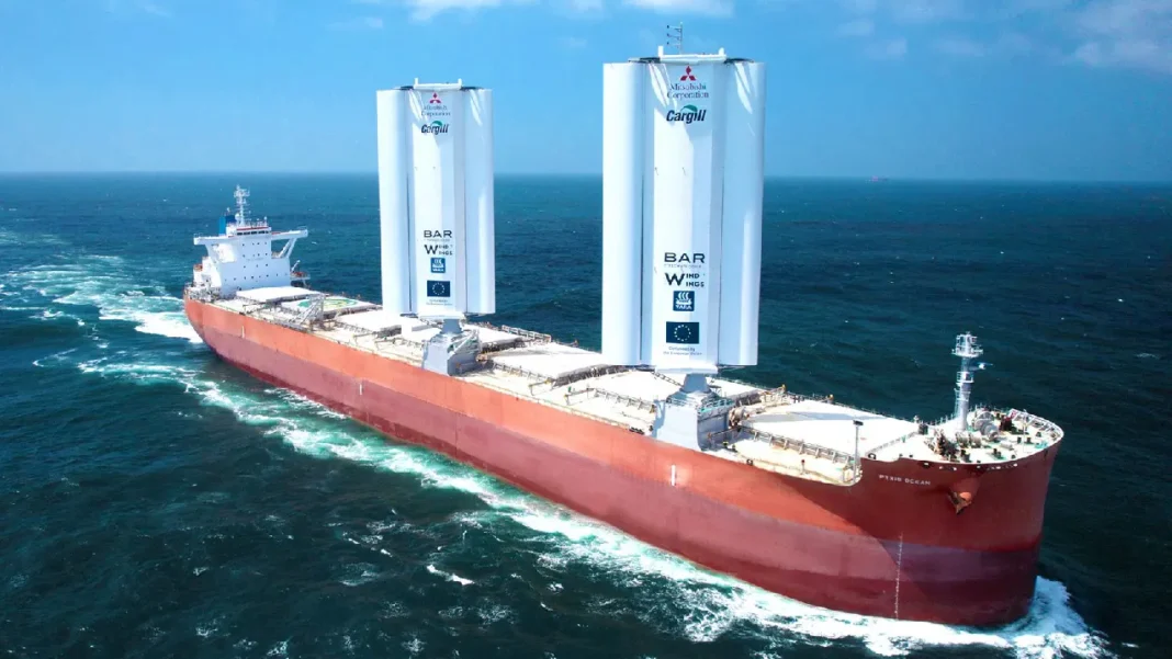 Innovación y sostenibilidad: así fue el cargue del buque de propulsión eólica en Puerto Drummond