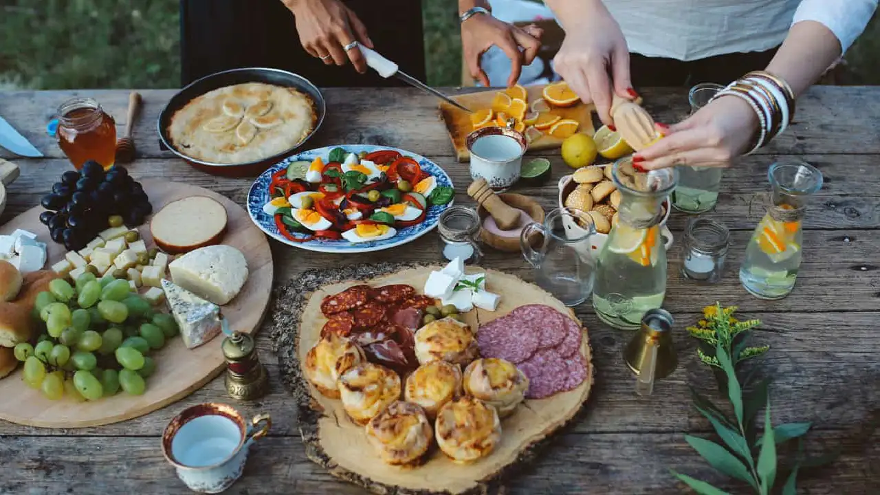 Diciembre en Colombia: consejos nutricionales para disfrutar buñuelos y natilla sin subir de peso
