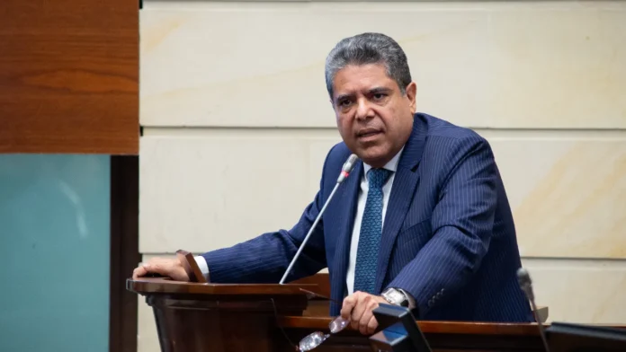 Control fiscal en 2025: alertas sobre gasto, corrupción y transición energética hacia 2026