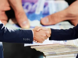 Ya fue iniciada la mesa de concertación para lo que será el aumento del salario mínimo para 2026, donde gremios empresariales, sindicatos y representantes del gobierno debaten la nueva alza para los trabajadores.