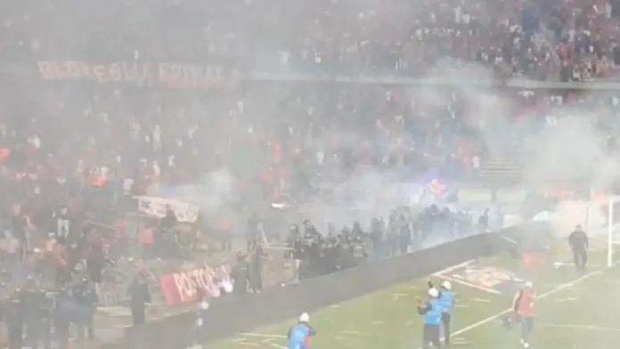 Videos: Disturbios en el Atanasio Girardot tras final entre Medellín y Nacional