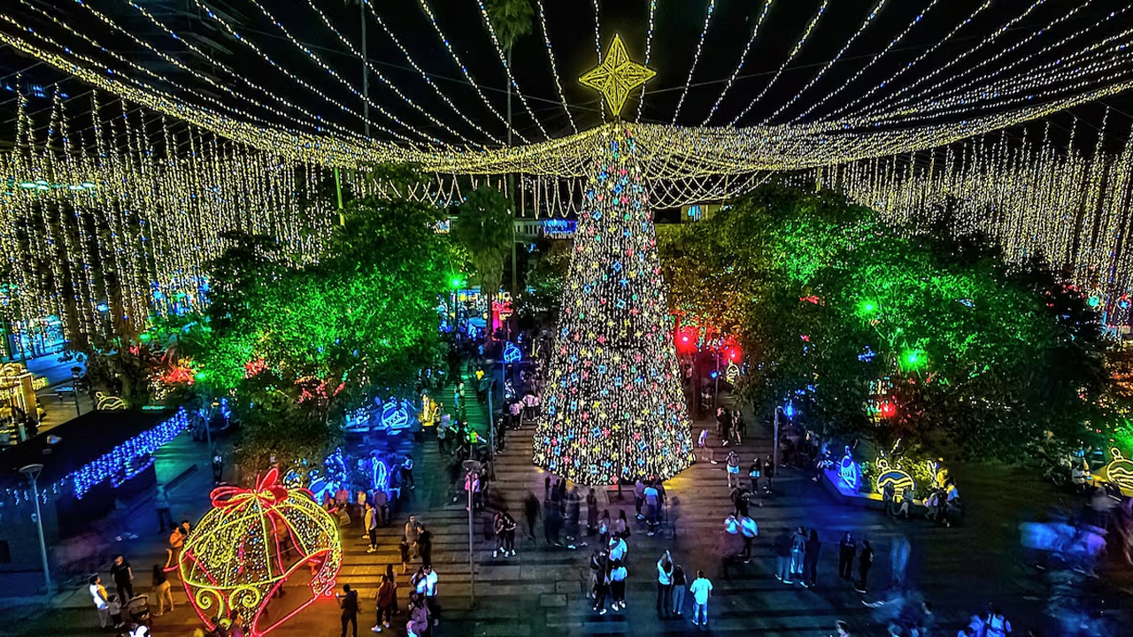 Envigado enciende “Destellos de Navidad 2025”: tradición, inclusión y más de 12.000 figuras iluminadas