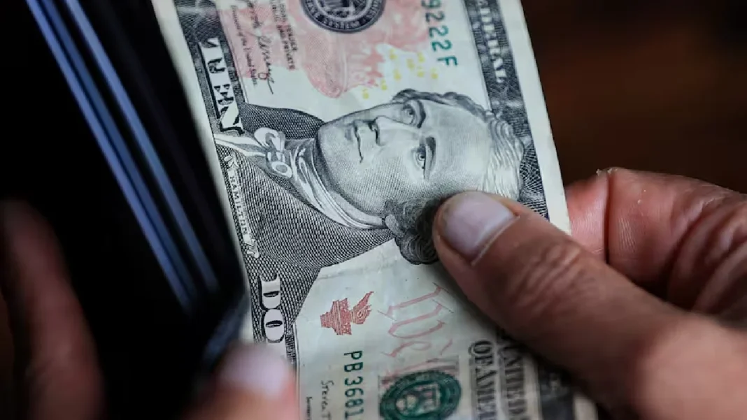 El dólar repunta tras una jornada marcada por la volatilidad del petróleo
