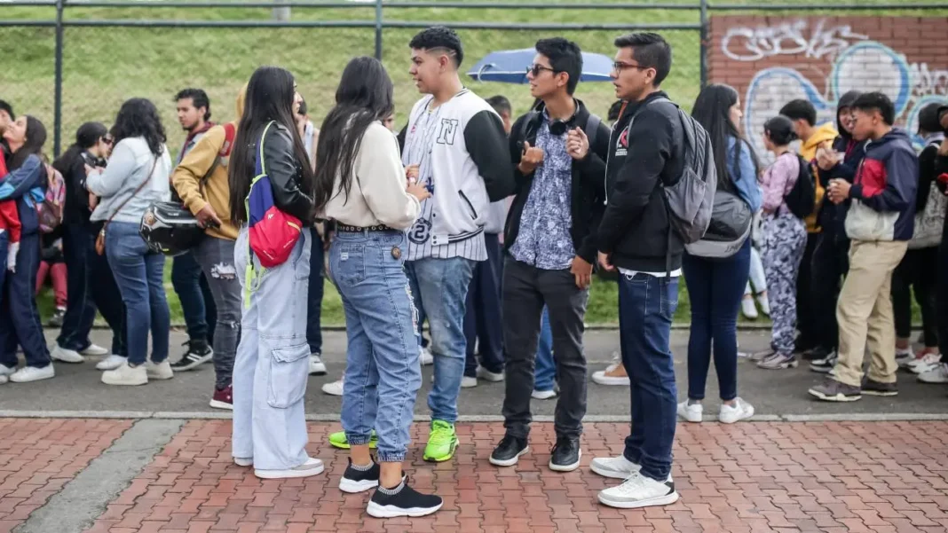 En octubre, Colombia alcanzó su menor nivel de “ninis” en casi una década