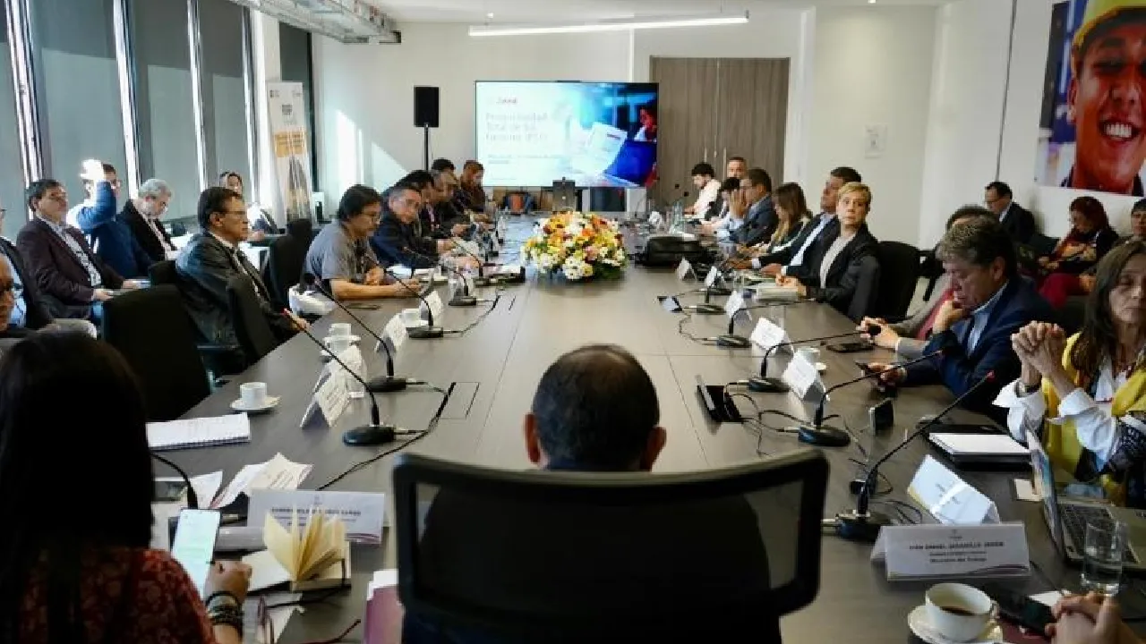 MinTrabajo da a conocer las propuestas en la negociación del salario mínimo 2026