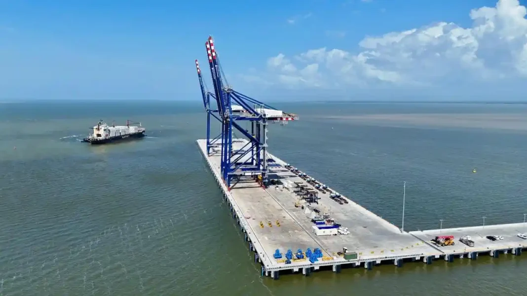 Histórico: las imágenes del primer buque en Puerto Antioquia