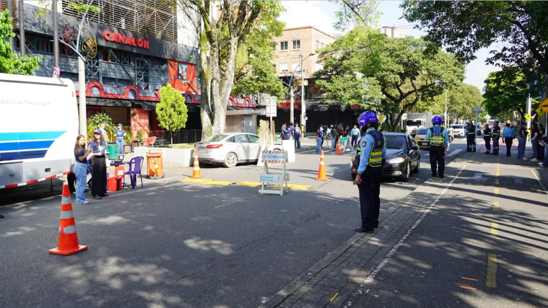 La movilidad en Bogotá, Cali y Medellín tendrá cambios clave durante la temporada de fin de año, con horarios específicos de pico y placa, excepciones por festivos y la suspensión temporal de la medida en la capital antioqueña.