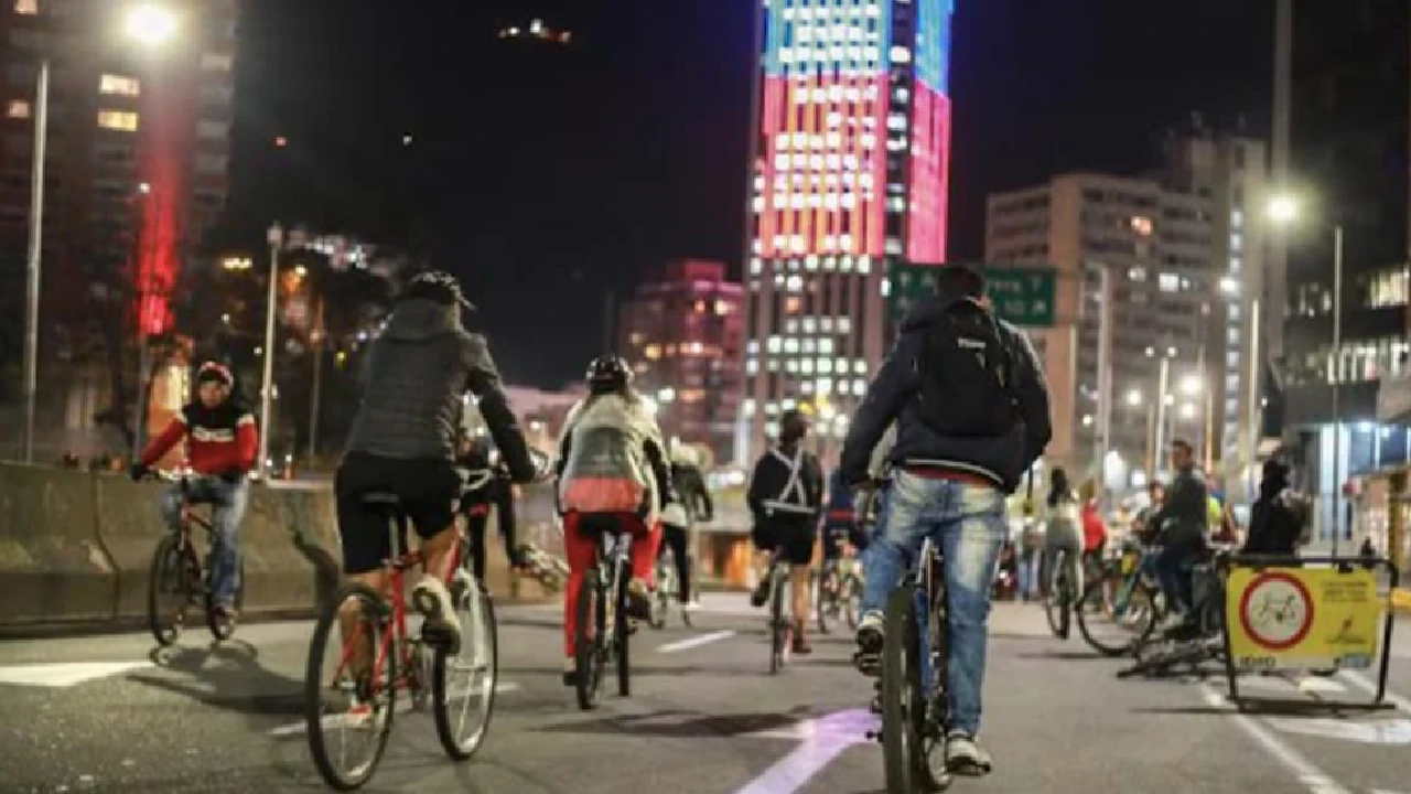 Ruta, cierres viales y a qué hora inicia y acaba la ciclovía nocturna hoy en Bogotá 1 Ruta, cierres viales y a qué hora inicia y acaba la ciclovía nocturna hoy en Bogotá