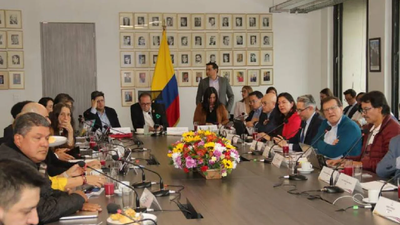 Sin humo blanco en el primer pulso por el salario mínimo de 2026 1 Sin humo blanco en el primer pulso por el salario minimo de 2026 1