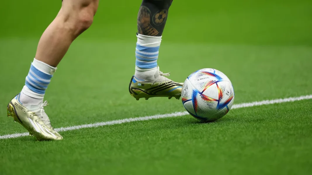 Un negocio millonario: los guayos del Mundial triplican las ventas anuales del calzado colombiano