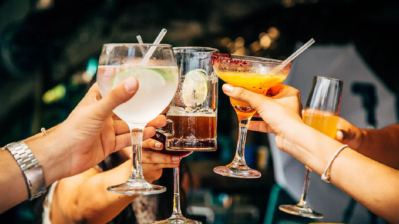 Cócteles y bebidas calientes perfectas para la noche del 7 de Velitas