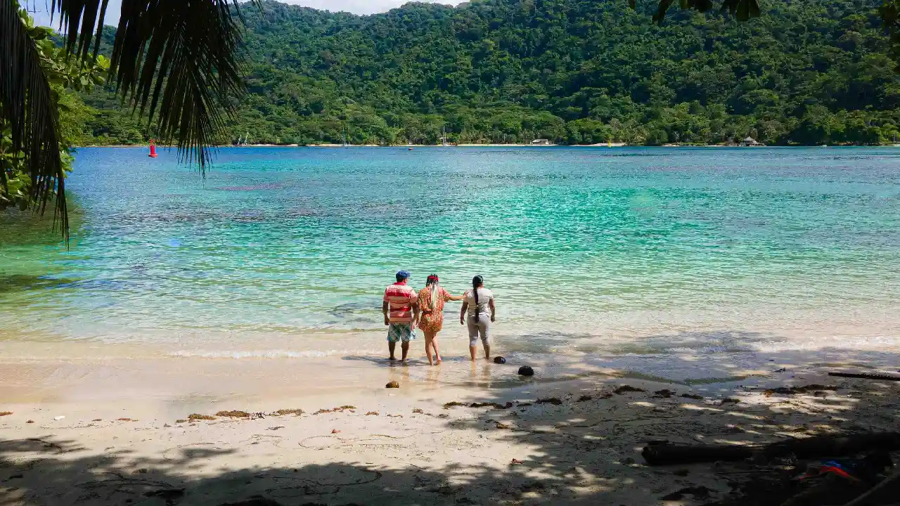 Playas paradisíacas de Colombia: destinos ocultos del Caribe y el Pacífico para desconectarse