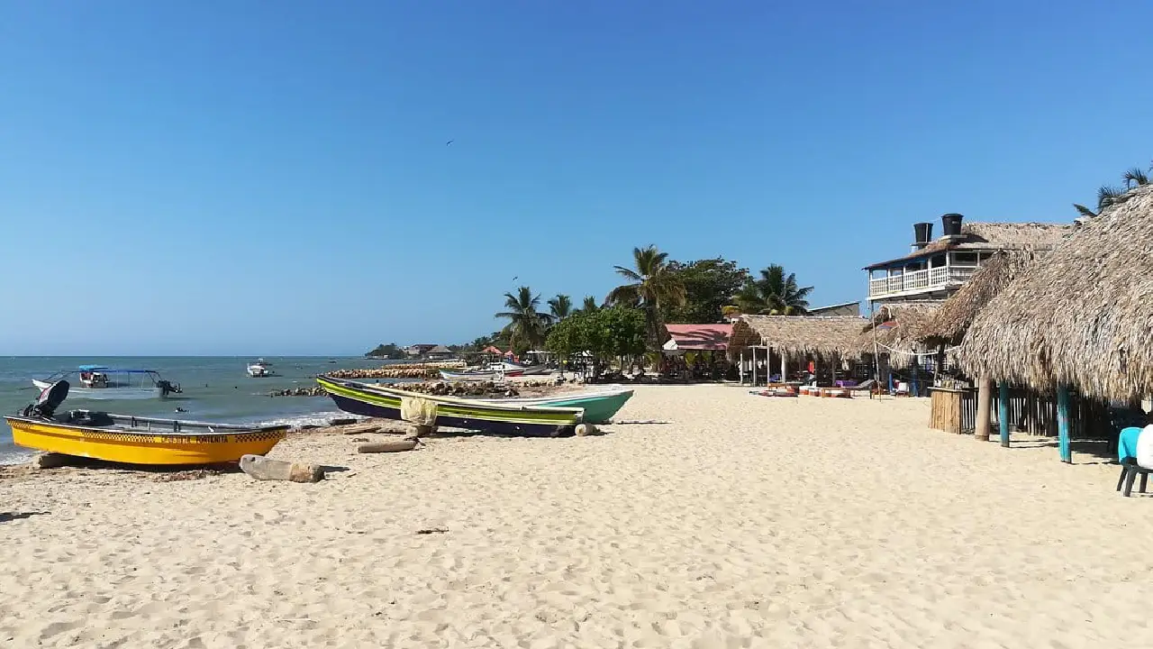 Playas paradisíacas de Colombia: destinos ocultos del Caribe y el Pacífico para desconectarse