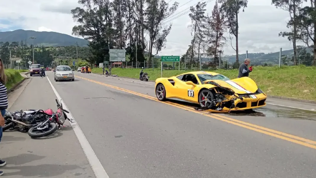 Revelan conductor de Ferrari que se estrelló en La Calera: importante empresario