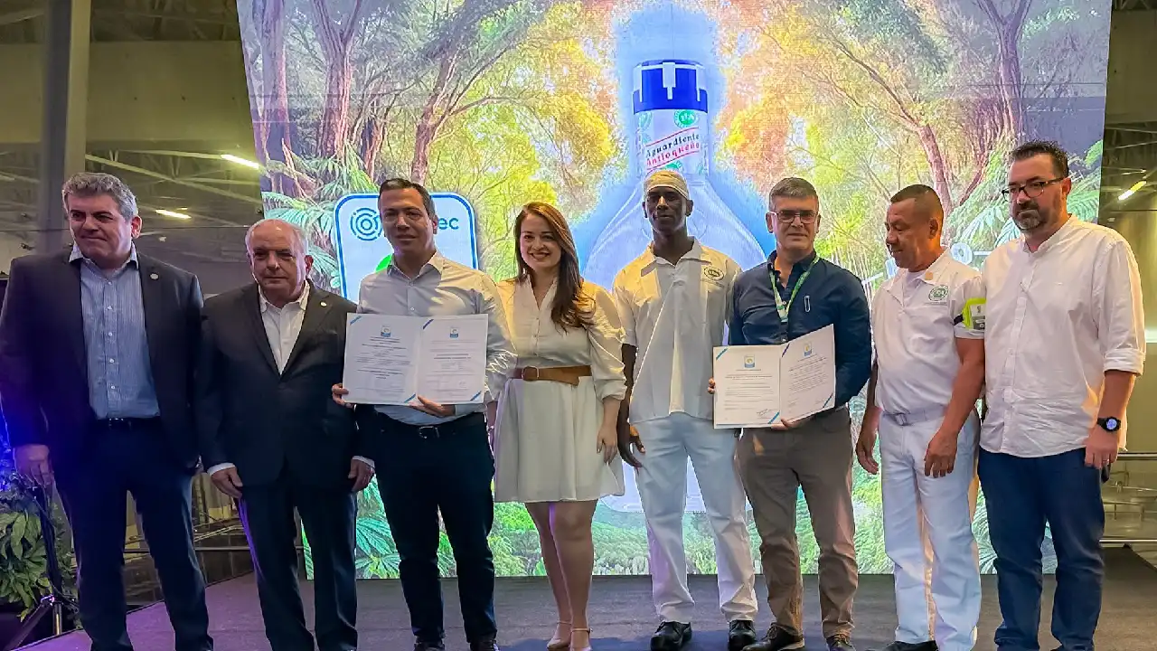 La FLA es la primera licorera en América en tener todos sus aguardientes con sello Carbono Neutro