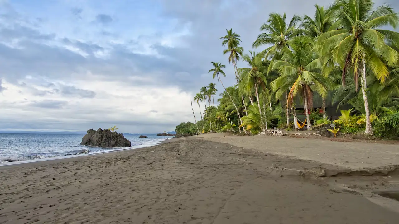 10 playas paradisíacas de Colombia poco conocidas que debes visitar 1 Playas paradisíacas de Colombia: destinos ocultos del Caribe y el Pacífico para desconectarse