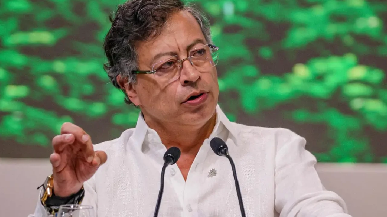 Petro reaviva el debate sobre el poder constituyente y pide una renovación del Congreso 1 Petro reactiva debate sobre el poder constituyente y pide renovar el Congreso de la República