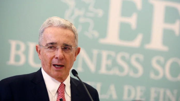 Álvaro Uribe: 