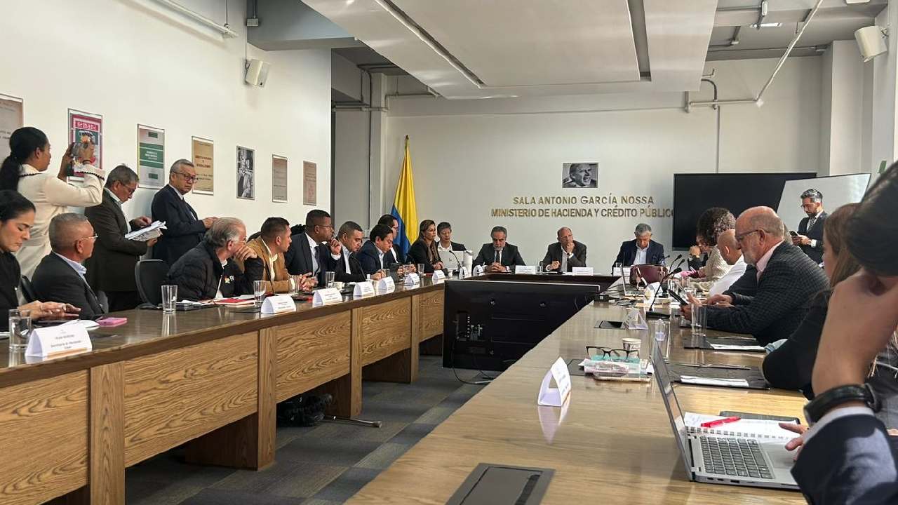 ¿Hubo acuerdo entre Gobierno y Gobernadores por decreto de emergencia económica? 1 ¿Hubo acuerdo entre Gobierno y Gobernadores por decreto de emergencia económica?