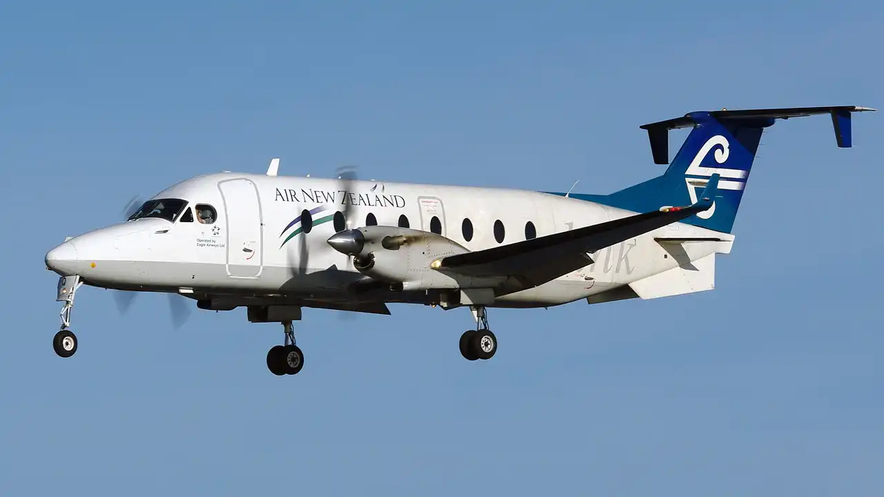 Especificaciones técnicas del avión de Satena Beechcraft 1900 que desapareció en Norte de Santander 1 El Beechcraft 1900 tiene capacidad para transportar hasta 19 pasajeros