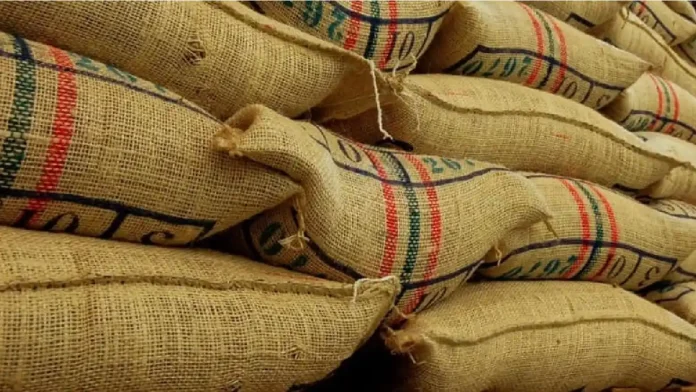 Cafeteros sienten el impacto del dólar barato en sus ingresos