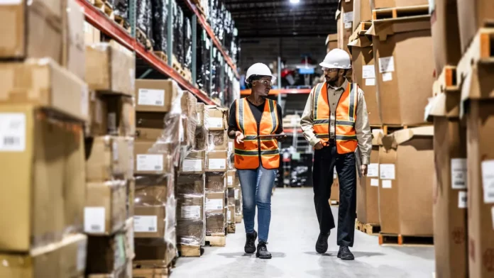 Trabajo relacionado con la manufacturera - Cortesía
