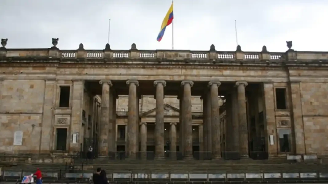 También bajan: Nuevo salario de funcionarios públicos tras decreto de Petro