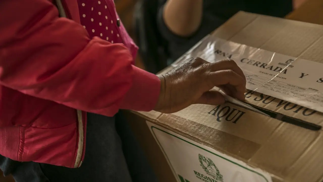Intención de voto en Colombia: Qué revelan AtlasIntel y RCN y el CNC sobre el electorado
