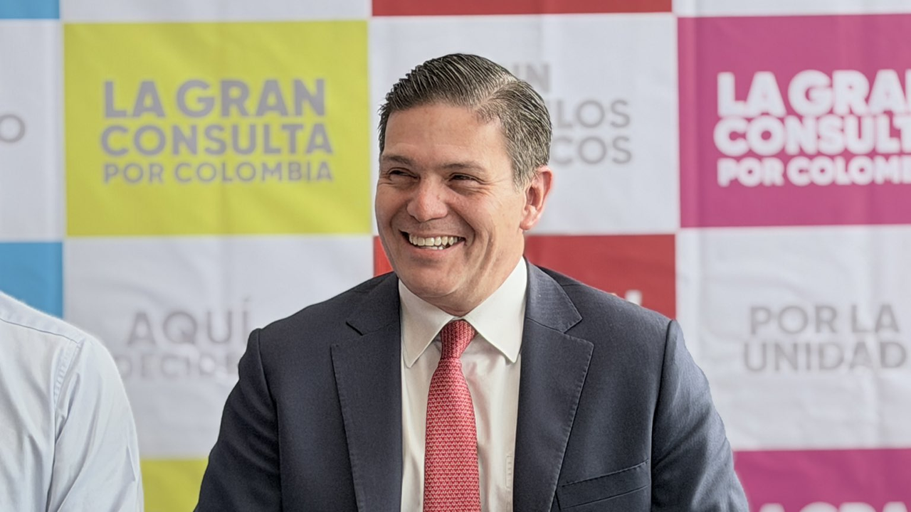 Juan Carlos Pinzón se convierte en el octavo precandidato de la Gran Consulta por Colombia