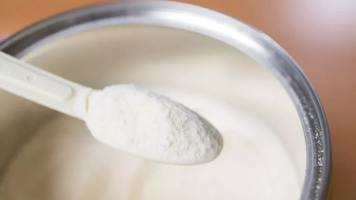 El Invima emitió una alerta sanitaria internacional por la posible contaminación de un producto de Nestlé con una toxina bacteriana, aunque el lote señalado no se comercializa en Colombia.