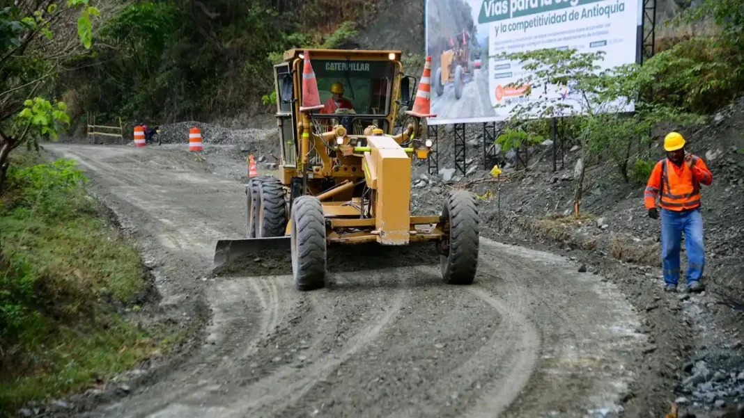 Vía Liborina - Sabanalarga: arrancan obras de pavimentación que buscan transformar la conectividad en Antioquia