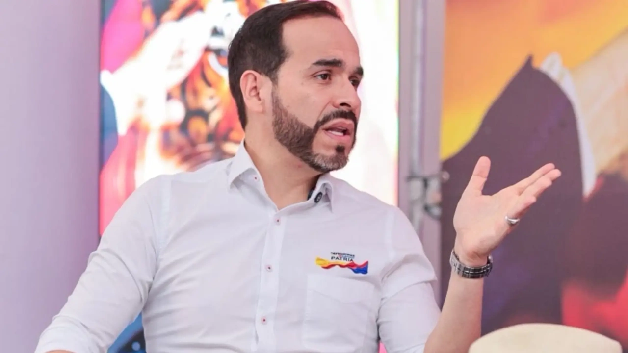 Abelardo de la Espriella plantea bloque anticorrupción y reducción del Estado