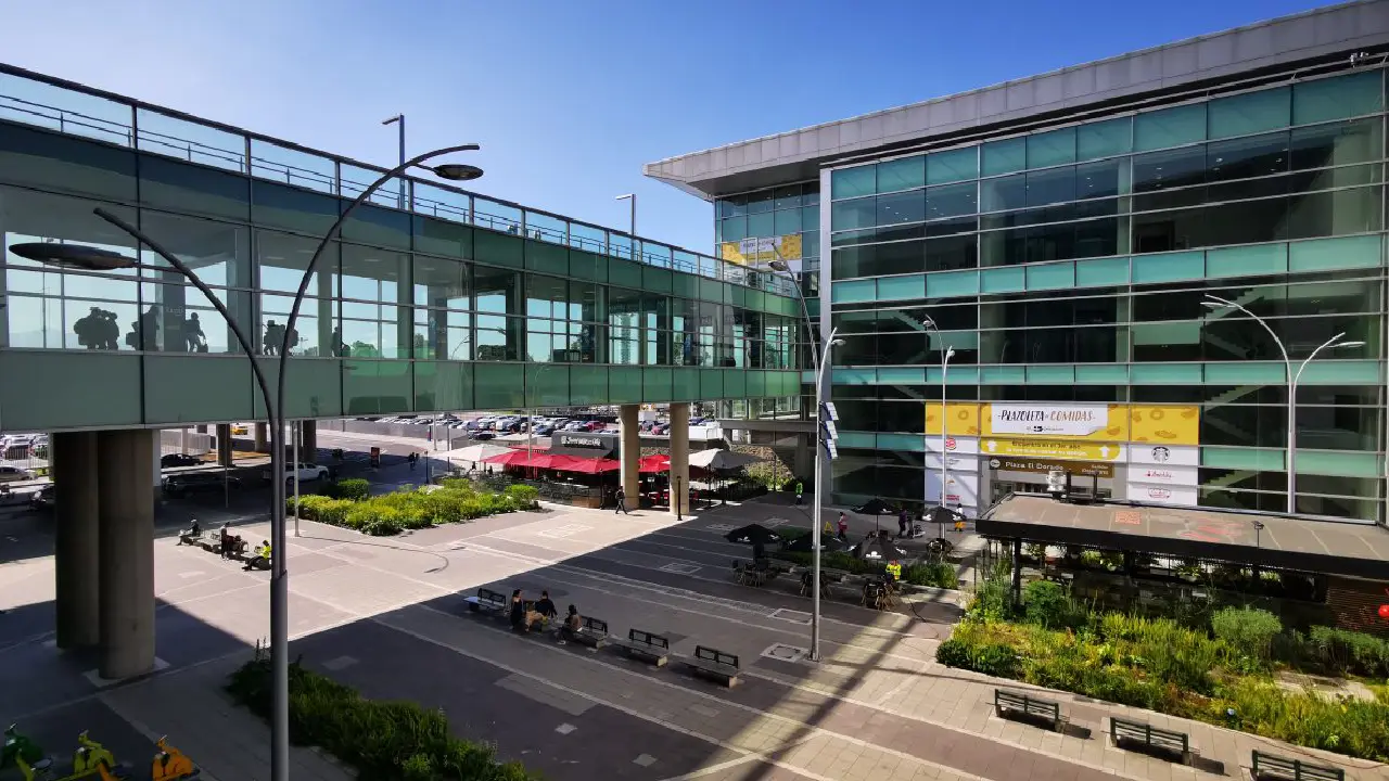 El aeropuerto El Dorado entra otra vez en la élite global con su nominación a los Skytrax 2026