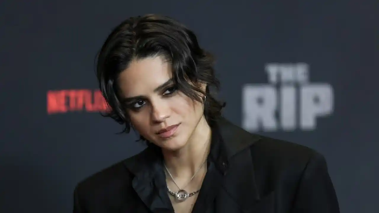 Sasha Calle - The Rip