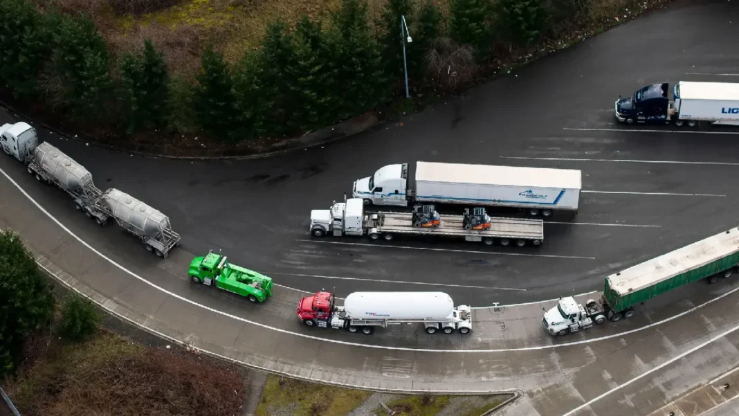 Trump amenaza con aranceles del 100% a productos canadienses por acuerdo con China