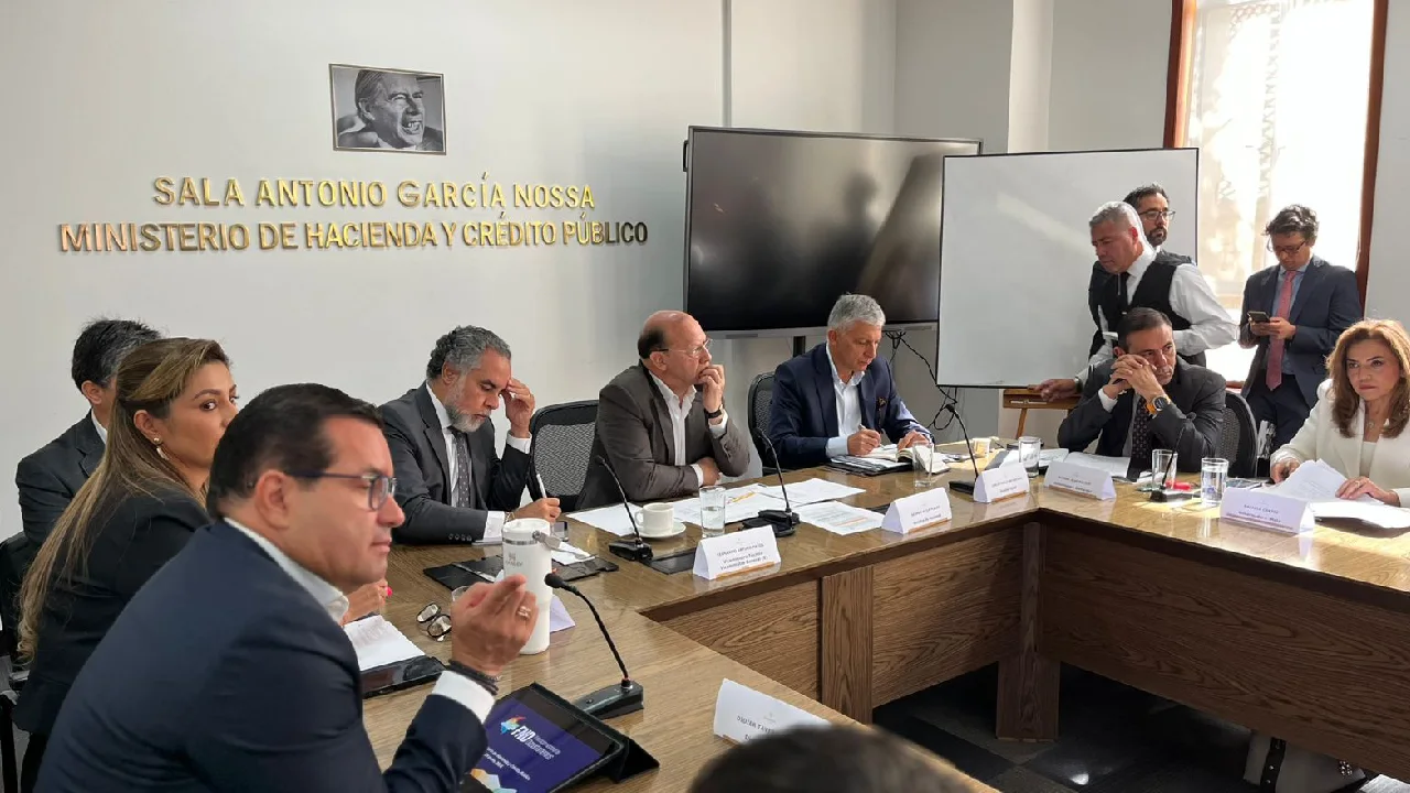 Aumento del IVA al tabaco y licores abre pulso entre Gobierno y gobernadores 1 Gobierno promete compensar a departamentos si el aumento del IVA al tabaco y licores afecta sus finanzas