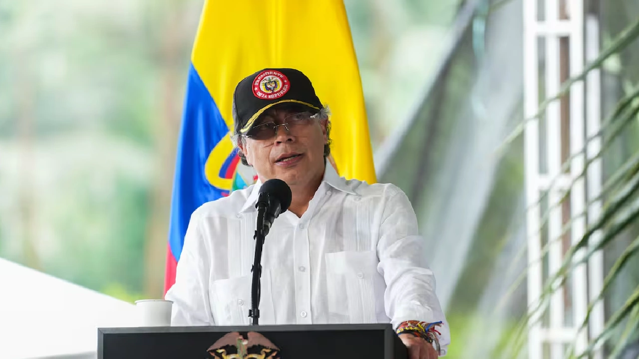 Tutela busca frenar aumento del salario mínimo de 2026 decretado por el Gobierno Petro