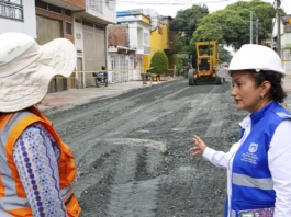 La recuperación de 16 tramos viales en la comuna 8 de Cali mejora la movilidad, reduce accidentes y fortalece la infraestructura urbana con recursos del presupuesto participativo.