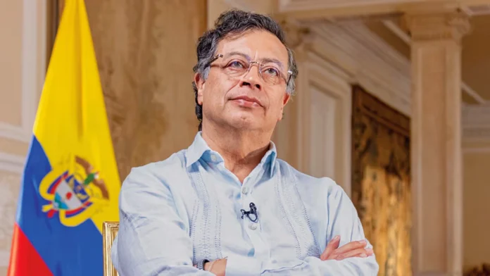 Aprobación de Gustavo Petro subió en la última encuesta de Invamer