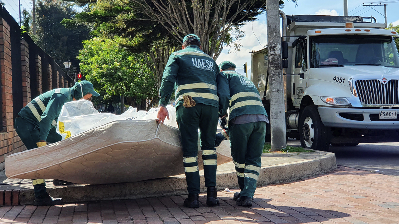 Bogotá refuerza los ‘No Negociables’ contra la basura en el espacio público; ojo al valor de la multa